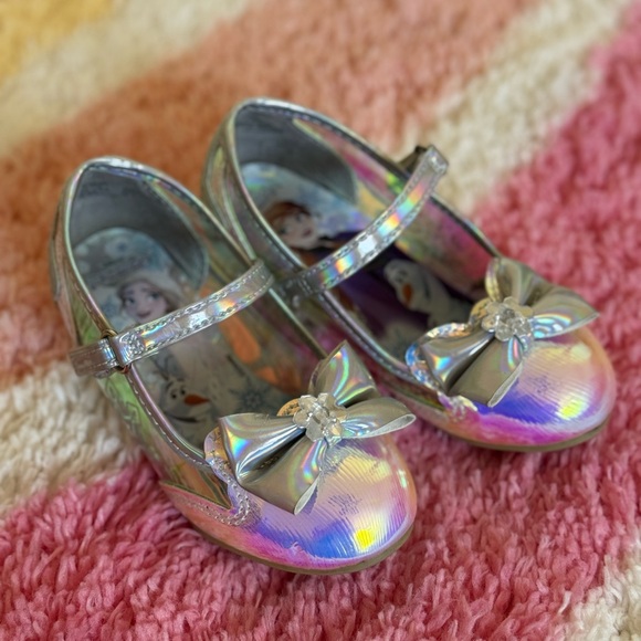 Frozen little Kids Silver Shoes with Bow 9T - Picture 2 of 11